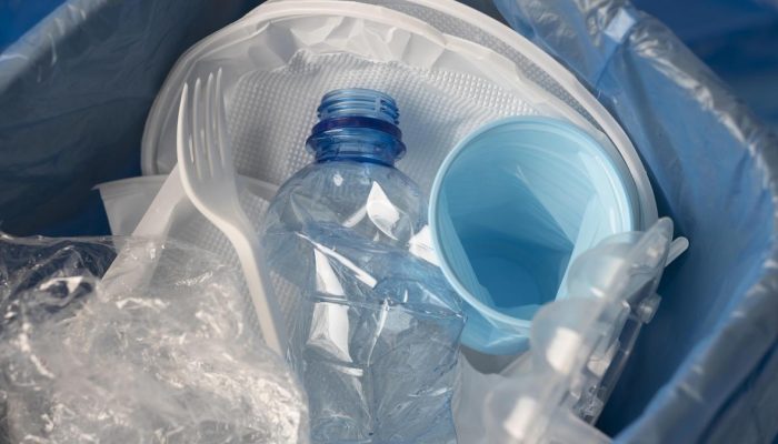 Daur Ulang Sampah Plastik Jadi Kerajinan Dianggap Solusi yang Salah Kaprah