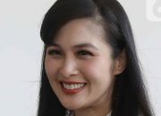 Sandra Dewi Lempar Senyum Saat Datangi Kejagung, Diperiksa sebagai Saksi Kasus Korupsi Harvey Moeis
