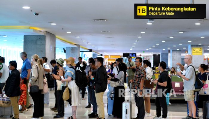 Wisawatan Asing Banyak Bikin Ulah, Pelaku Industri Wisata Minta Syarat Visa Diperketat