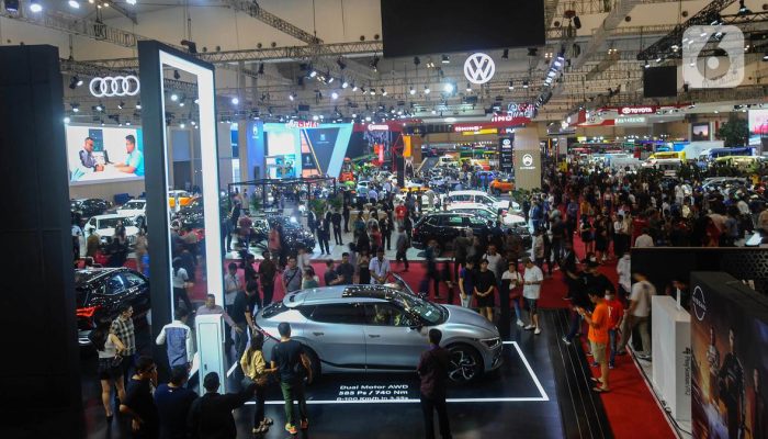 Penjualan Mobil Baru Anjlok, Turun Hampir 20% hingga Pertengahan 2024