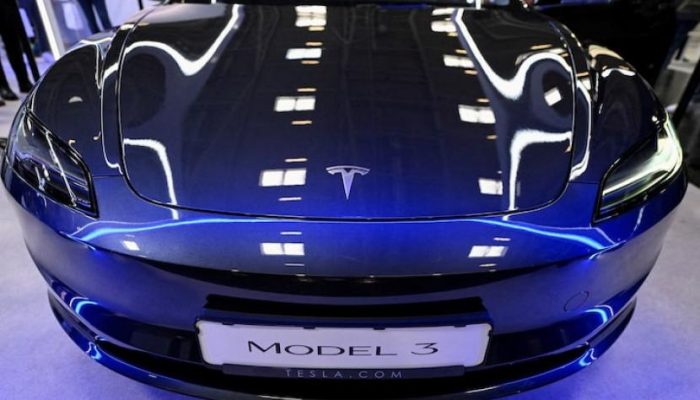 Tesla Terpaksa Menaikkan Harga Mobil Listriknya karena Kena Tambahan Tarif