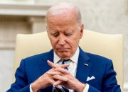 Viral! Joe Biden Tiba-Tiba Mematung dan Kebingungan di Depan Publik, Tanda Awal Alzheimer atau Hanya Manipulasi?